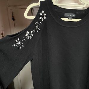 PAIR W JEANS COLD SHOULDER KNIT TOP 22” P n 26”L LONG SLEEVES FLOWERS